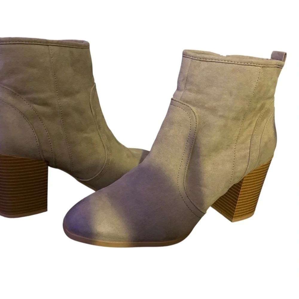 Stylish Tan Ankle Boots